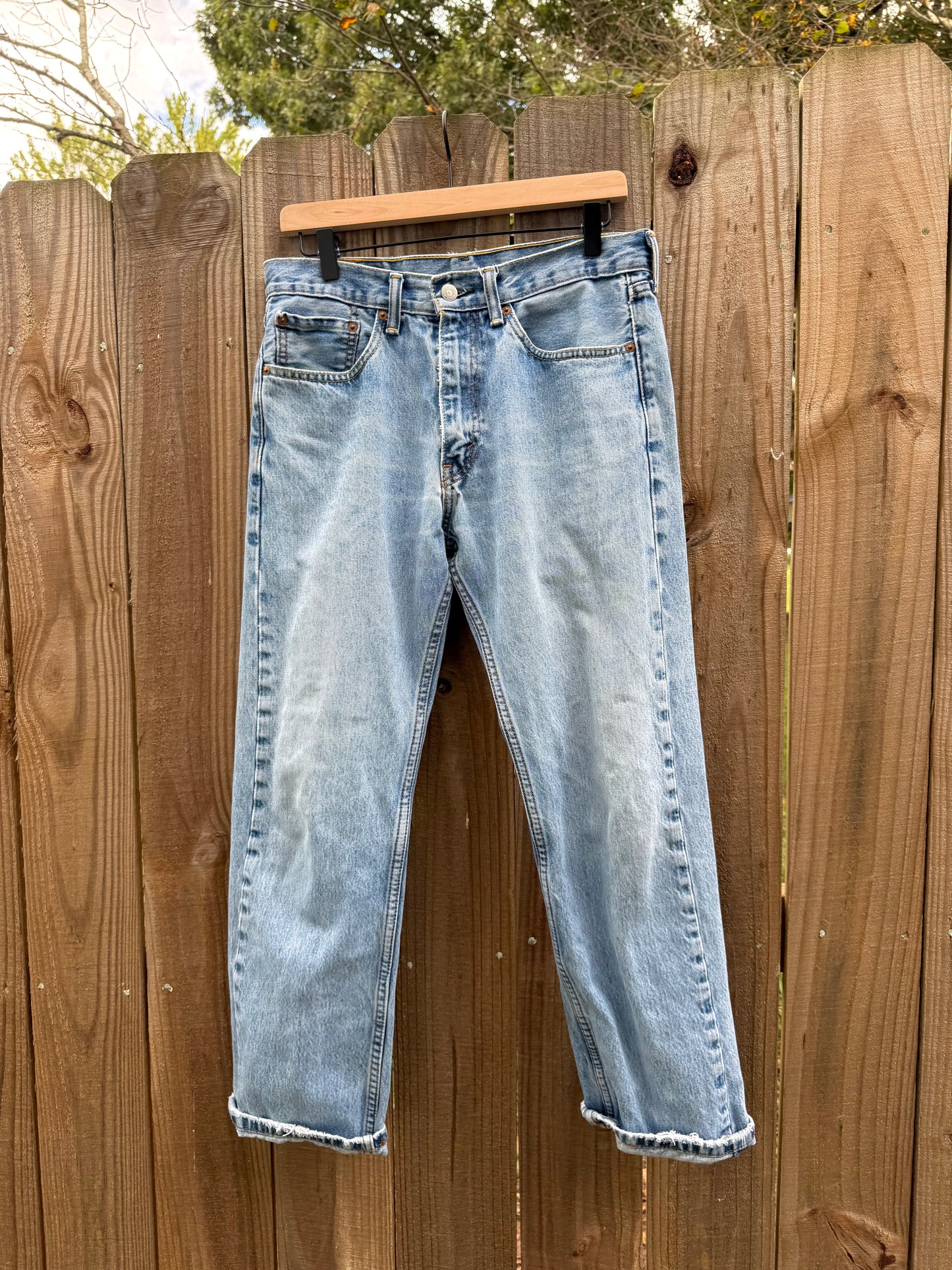 Vintage Levi’s 550 Relaxed Taper Jeans – Mid Wash, Made in USA