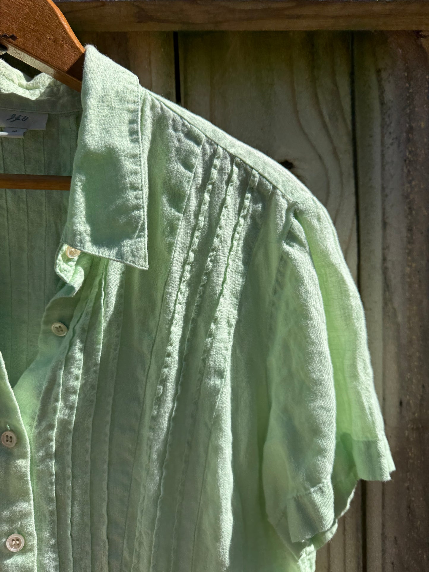 J. Jill Pistachio Linen Pintuck Button Up Shirt Medium