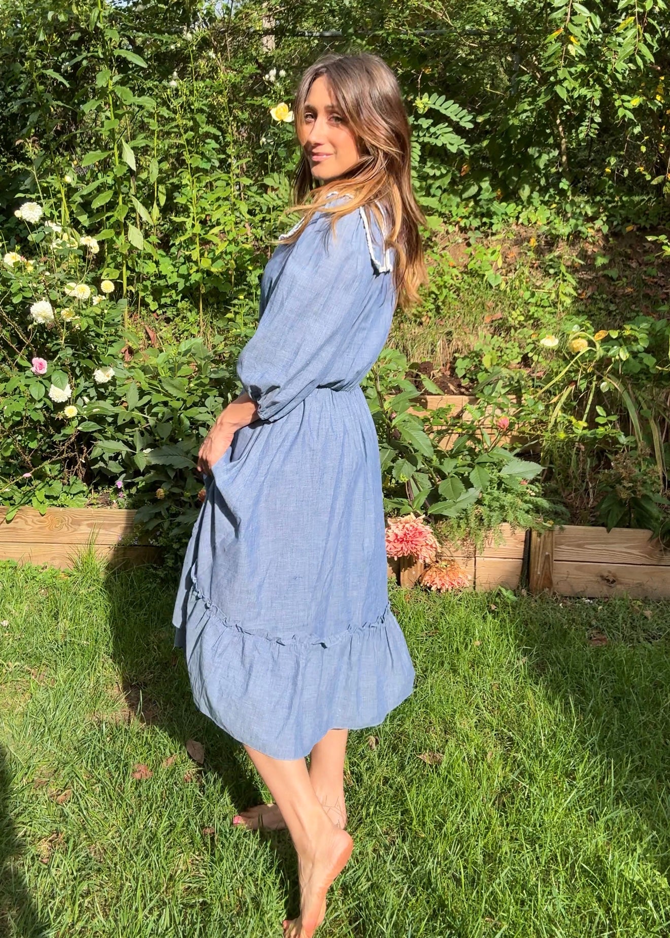 70s Chambray Prairie Dress, Lace Collar Midi - Vintage