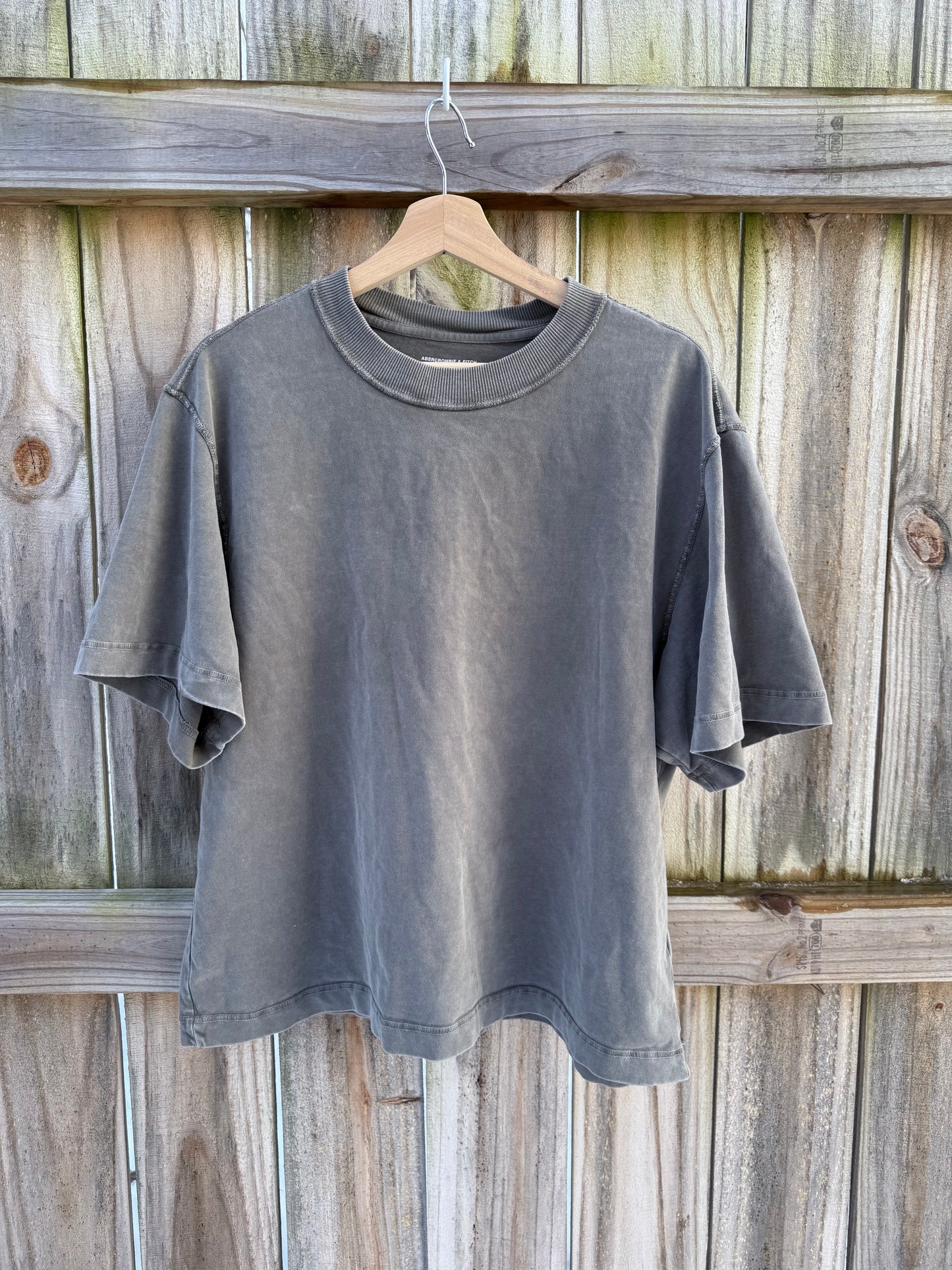 Abercrombie Premium Essentials Cropped Tee – Washed Olive