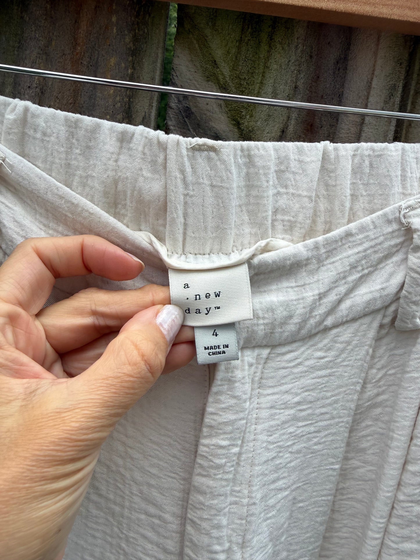 A New Day Cream Wide Leg Pants Size 4 Textured Trousers