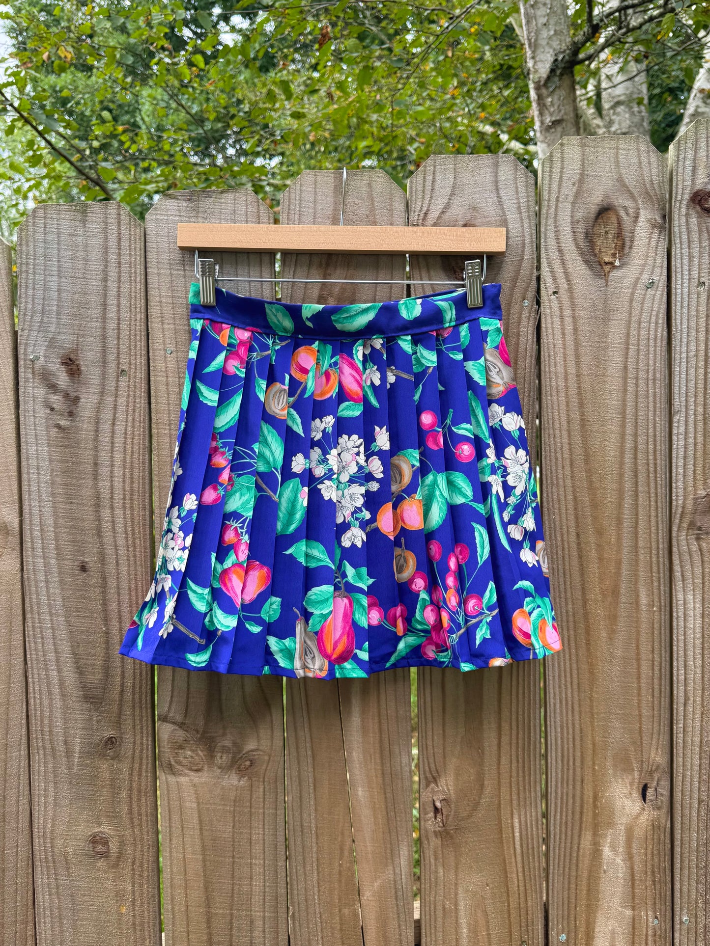 Original Fruit Print Two-Piece Set – Button-Back Top &amp; Pleated Skirt