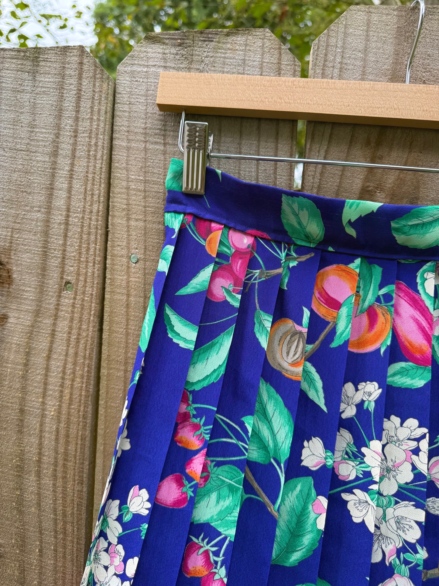 Original Fruit Print Two-Piece Set – Button-Back Top &amp; Pleated Skirt
