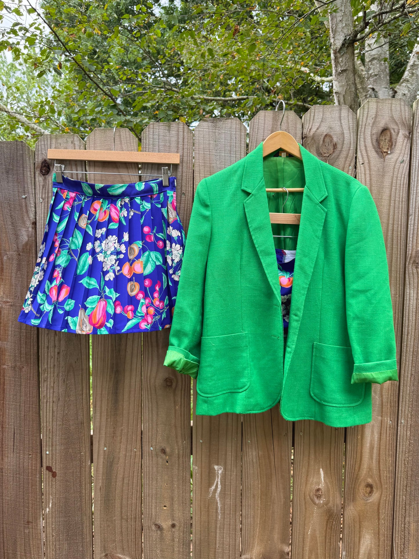 Vintage Green Blazer – Bold Statement Piece