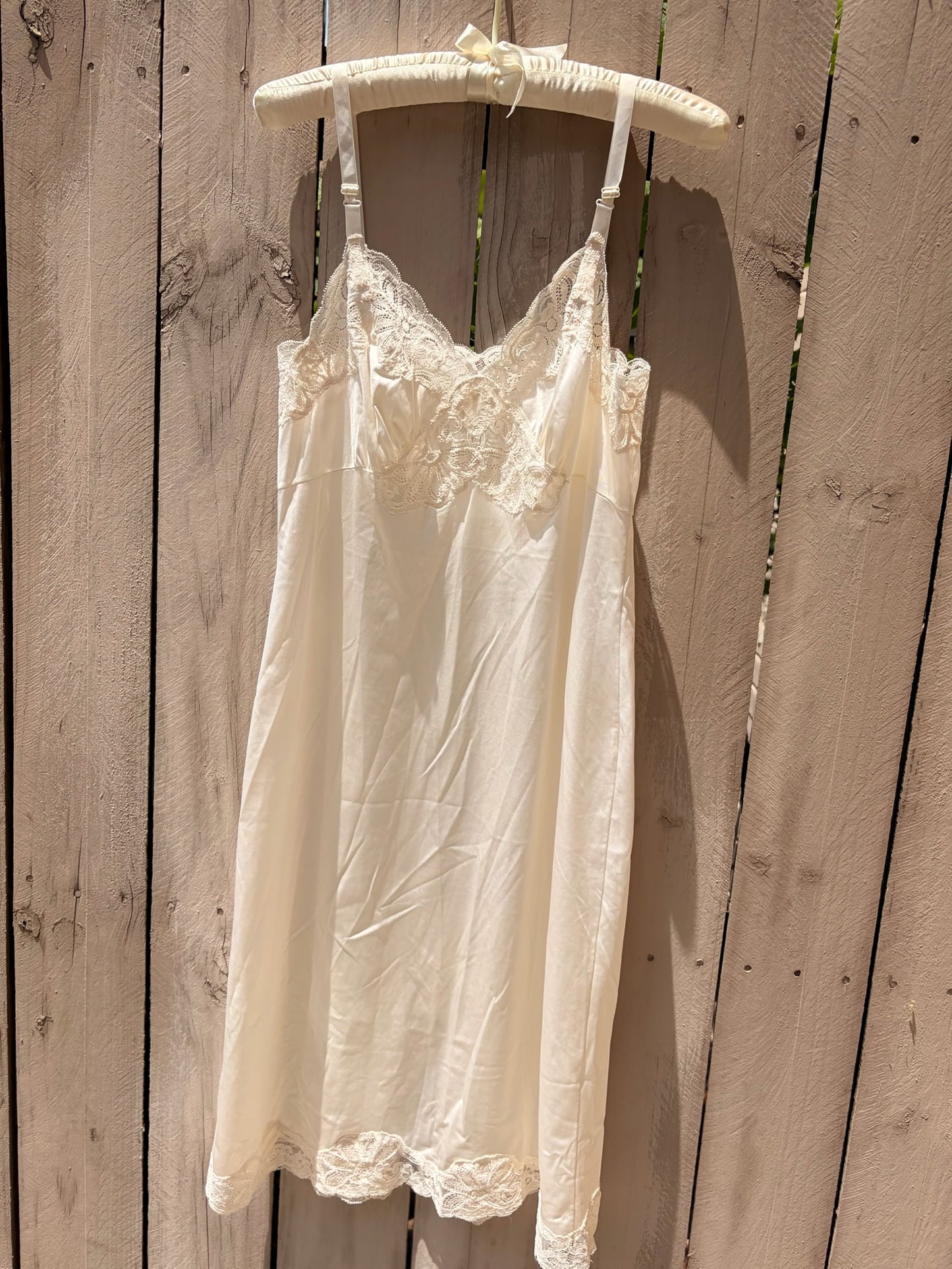 Vintage Vanity Fair Lace Trim Cream Romantic Slip