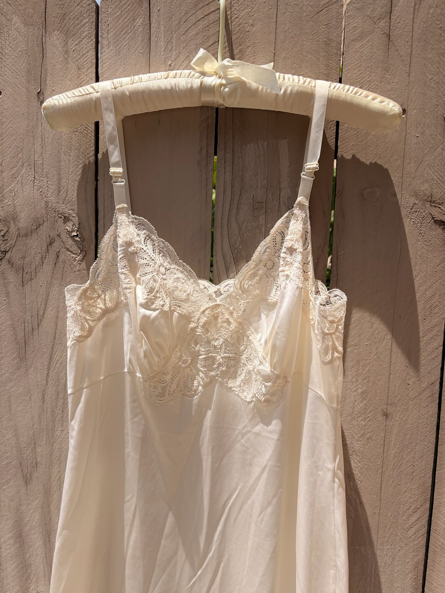 Vintage Vanity Fair Lace Trim Cream Romantic Slip