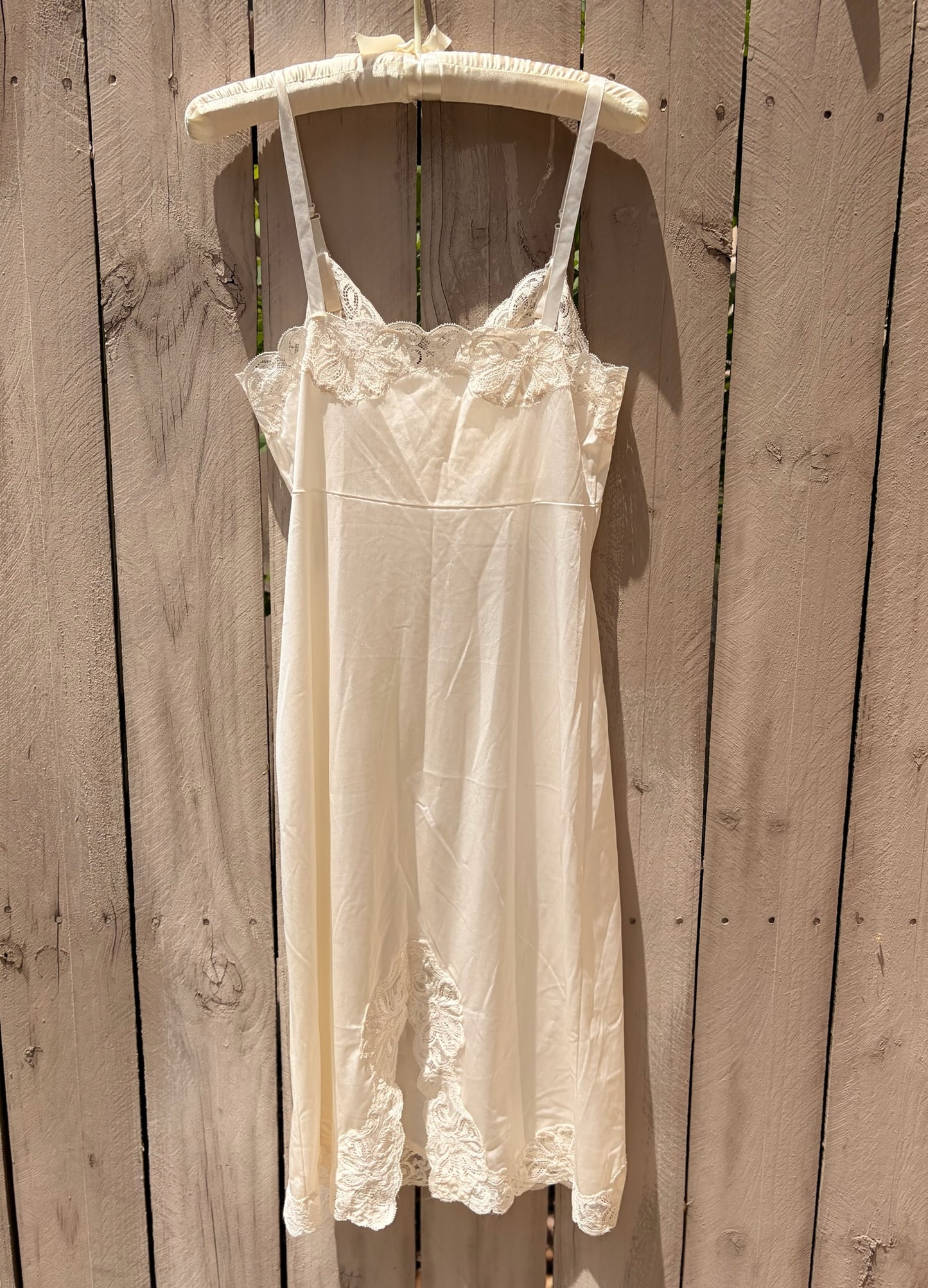 Vintage Vanity Fair Lace Trim Cream Romantic Slip