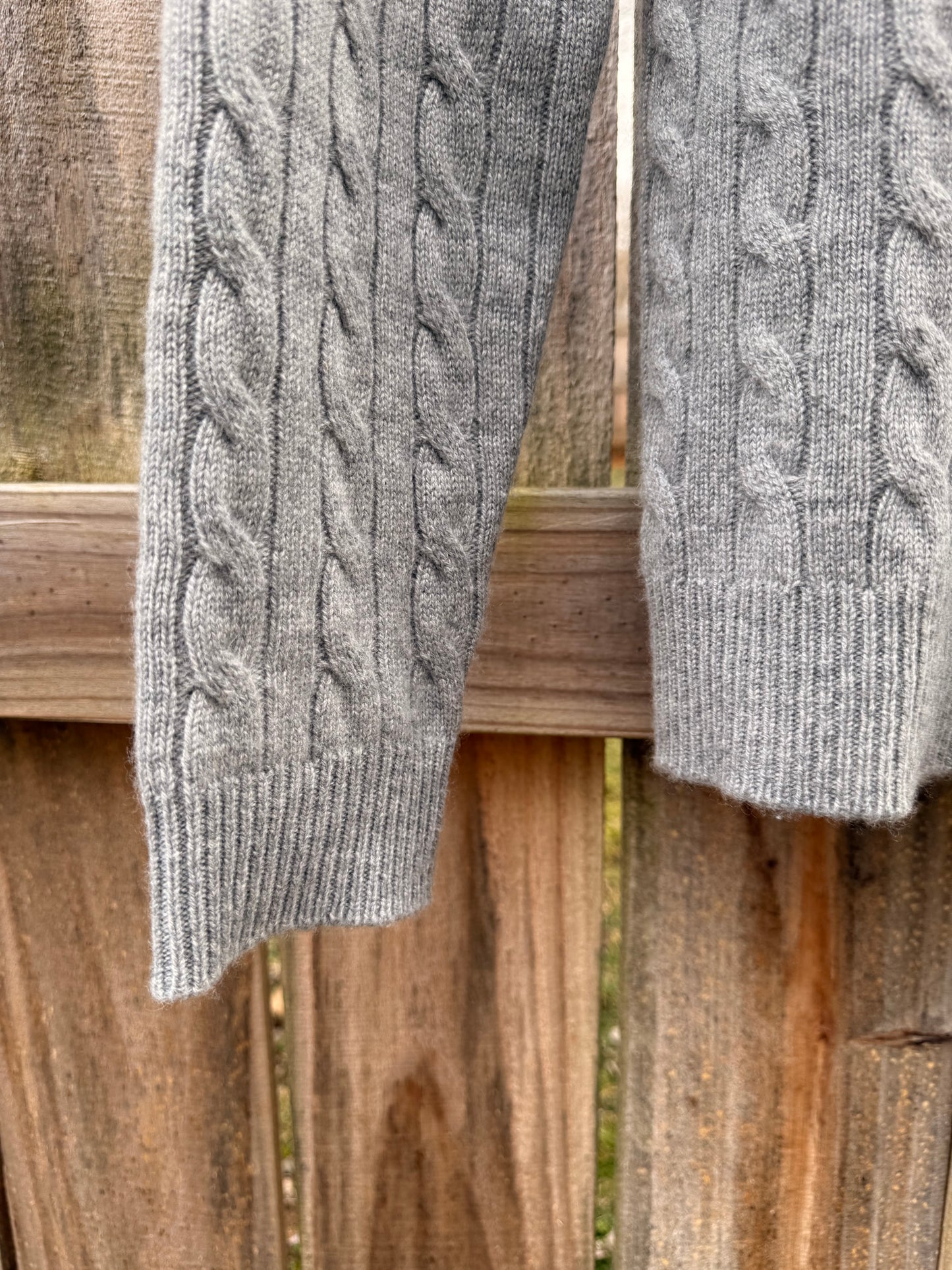 Brooks Brothers Italian Cashmere Cable Knit Sweater – Gray