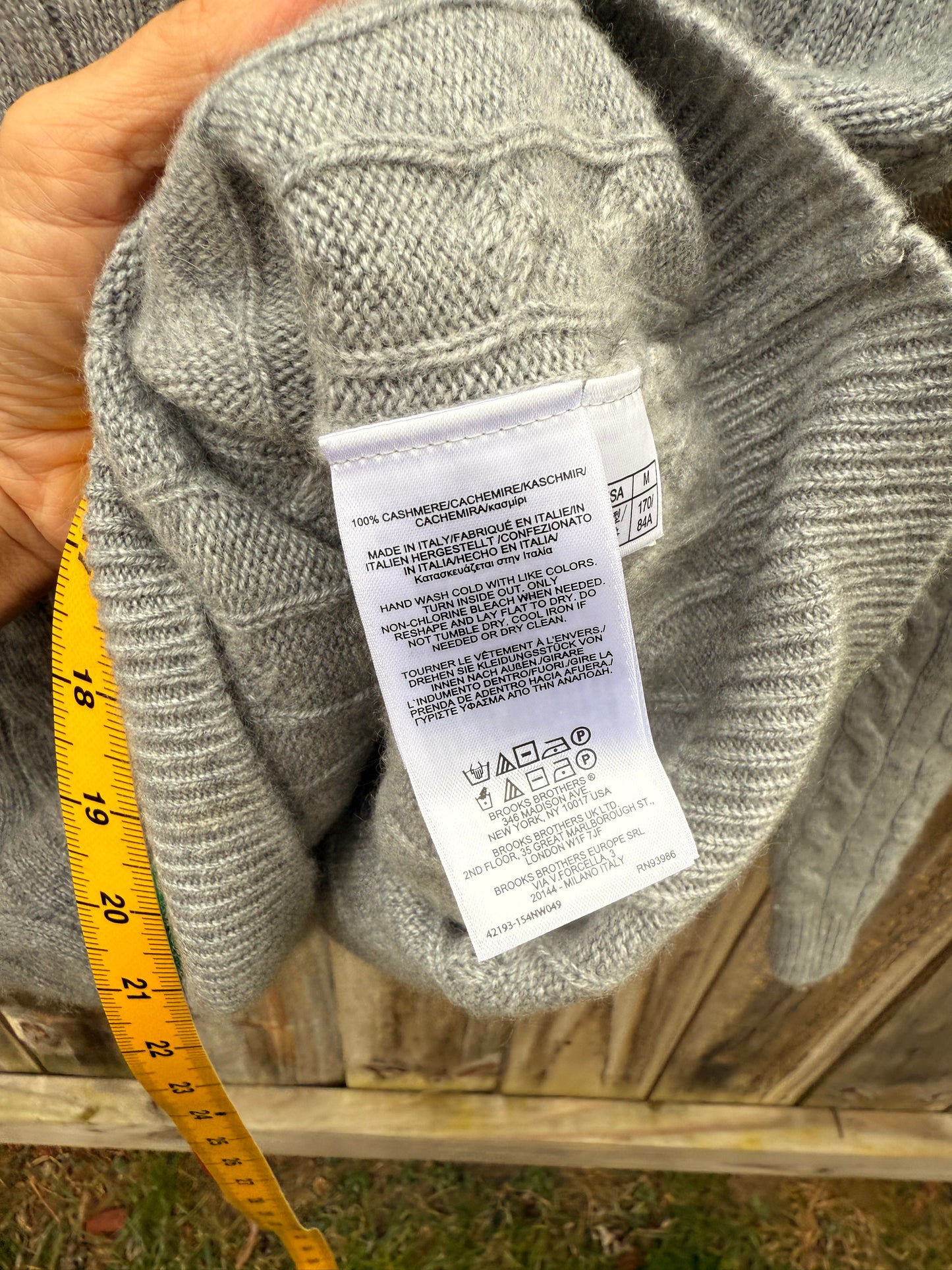 Brooks Brothers Italian Cashmere Cable Knit Sweater – Gray
