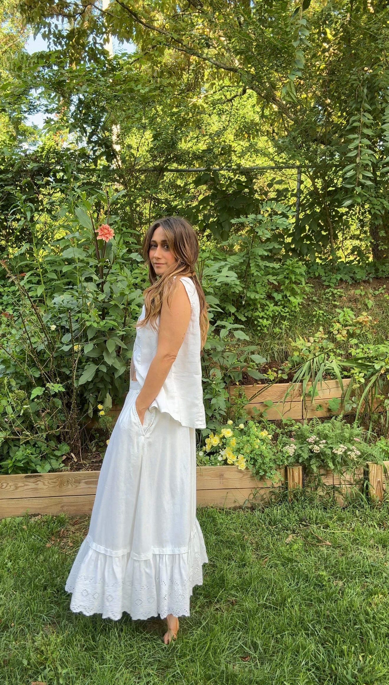 VINTAGE LINEN BUTTON DOWN TANK — WHITE
