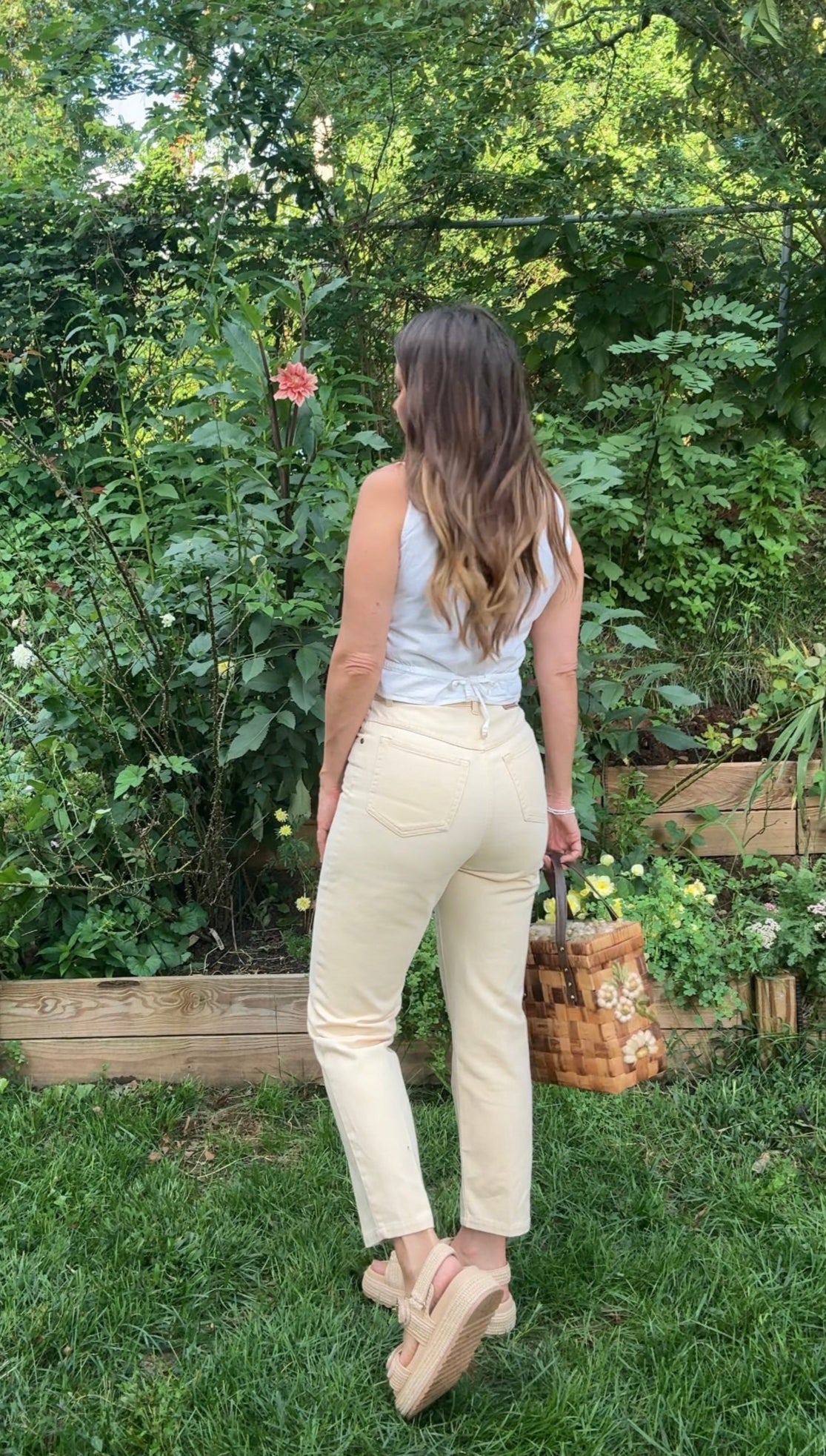 VINTAGE LIZ CLAIBORNE FADED YELLOW HIGH-RISE JEANS — 90s