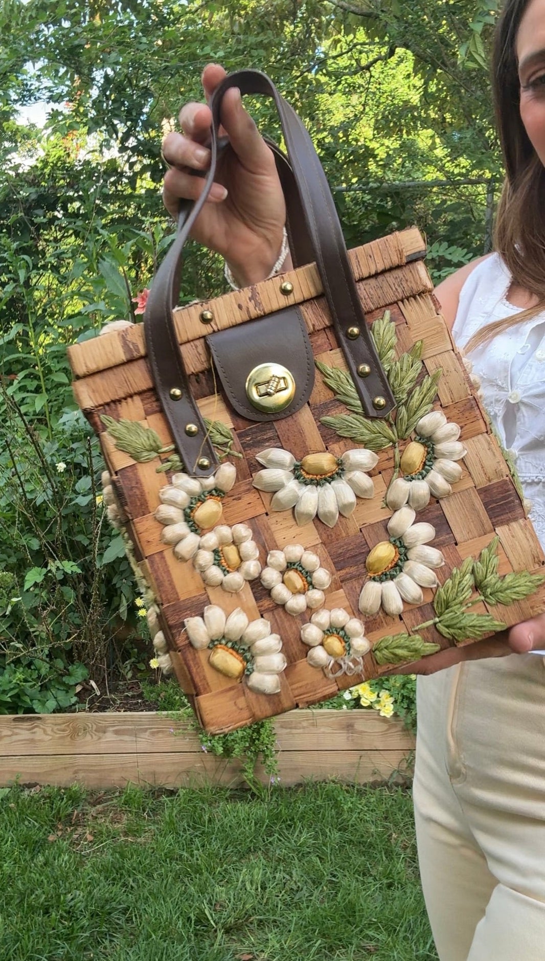 Vintage Woven Daisy Basket Bag — Sunday Honey Archive