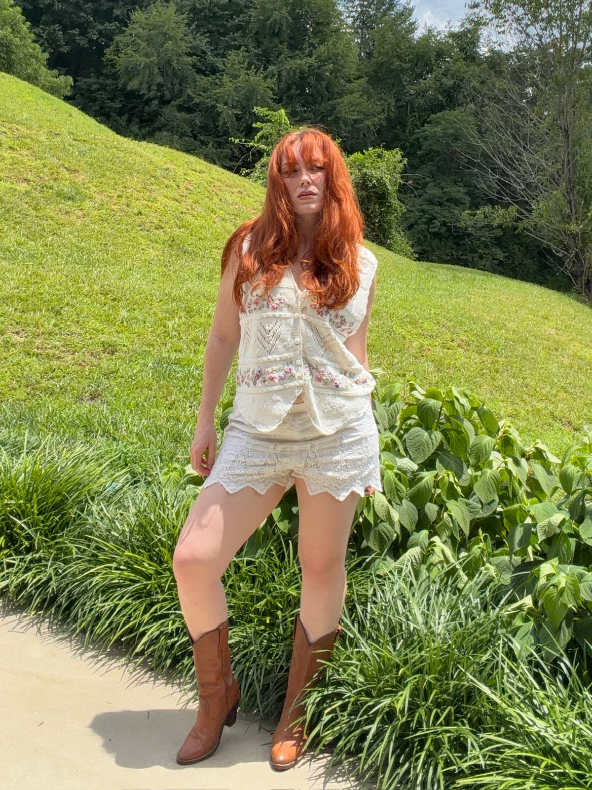 Kimchi Blue Ivory Embroidered Lace Shorts