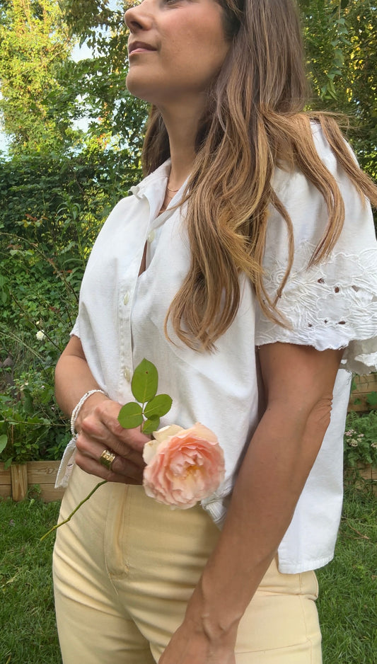 VINTAGE EMBROIDERED BUTTON-DOWN BLOUSE — WHITE