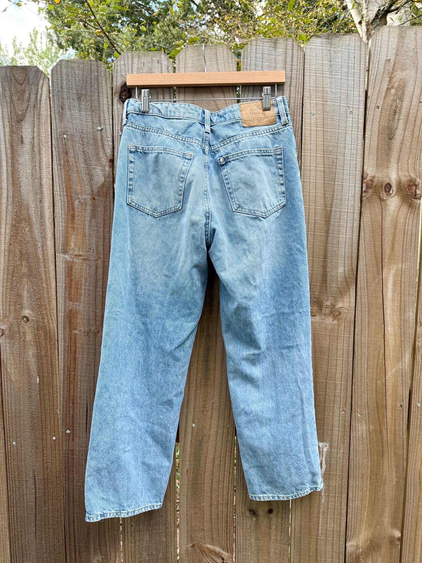 Low Waist Baggy Distressed Denim – Light Wash