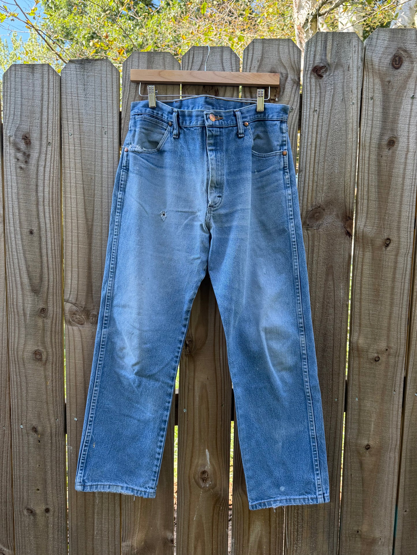 Vintage Wrangler Cowboy Cut Jeans – Distressed Mid Wash