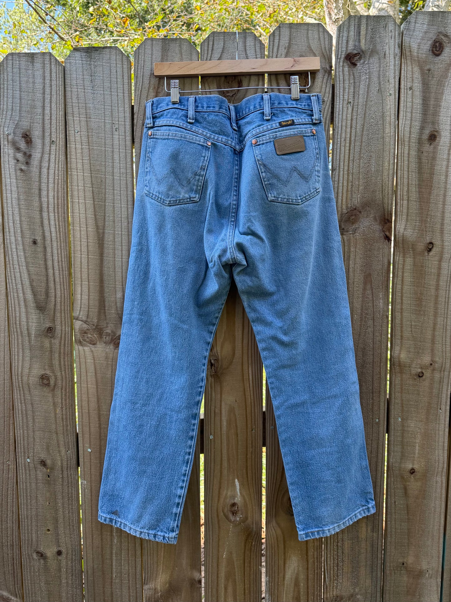 Vintage Wrangler Cowboy Cut Jeans – Distressed Mid Wash