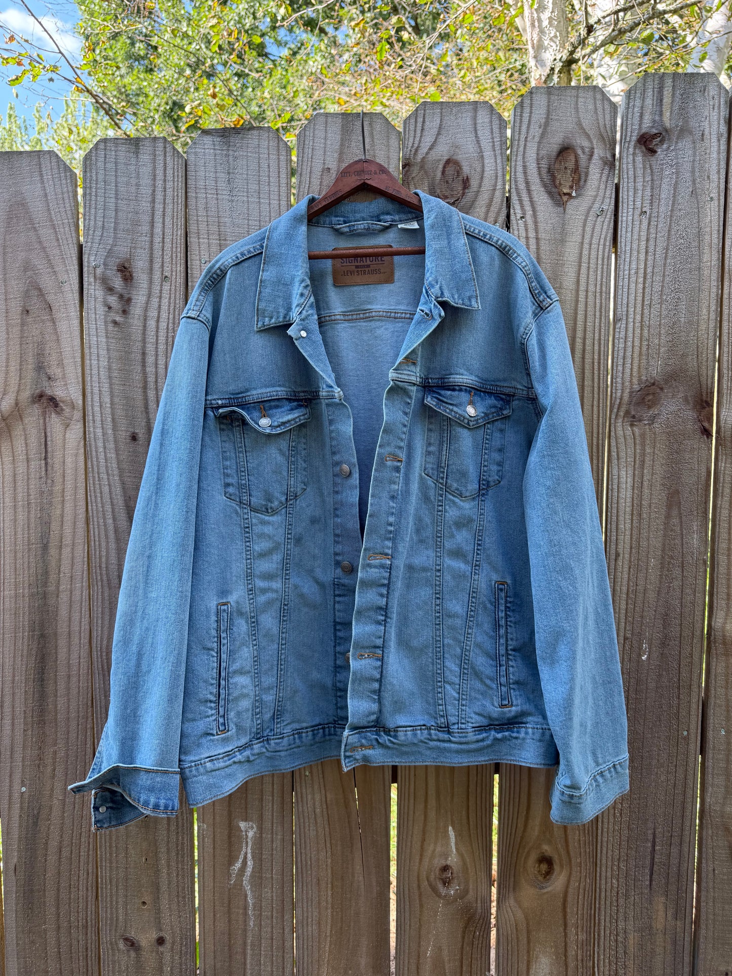 Vintage Levi’s Light Wash Oversized Denim Jacket