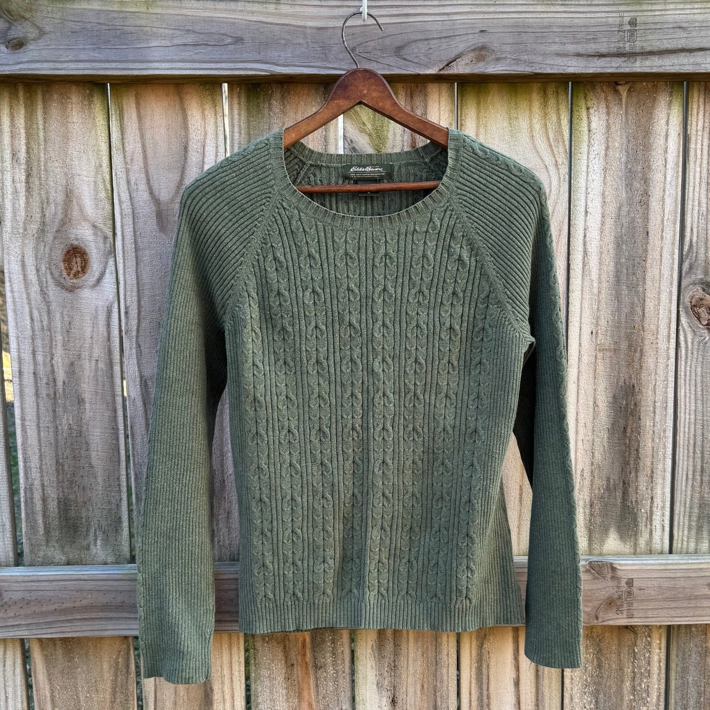 Eddie Bauer Cable Knit Sweater Olive Green – Cotton Blend, Ribbed Trim, Classic Outdoors, Fitted Crewneck