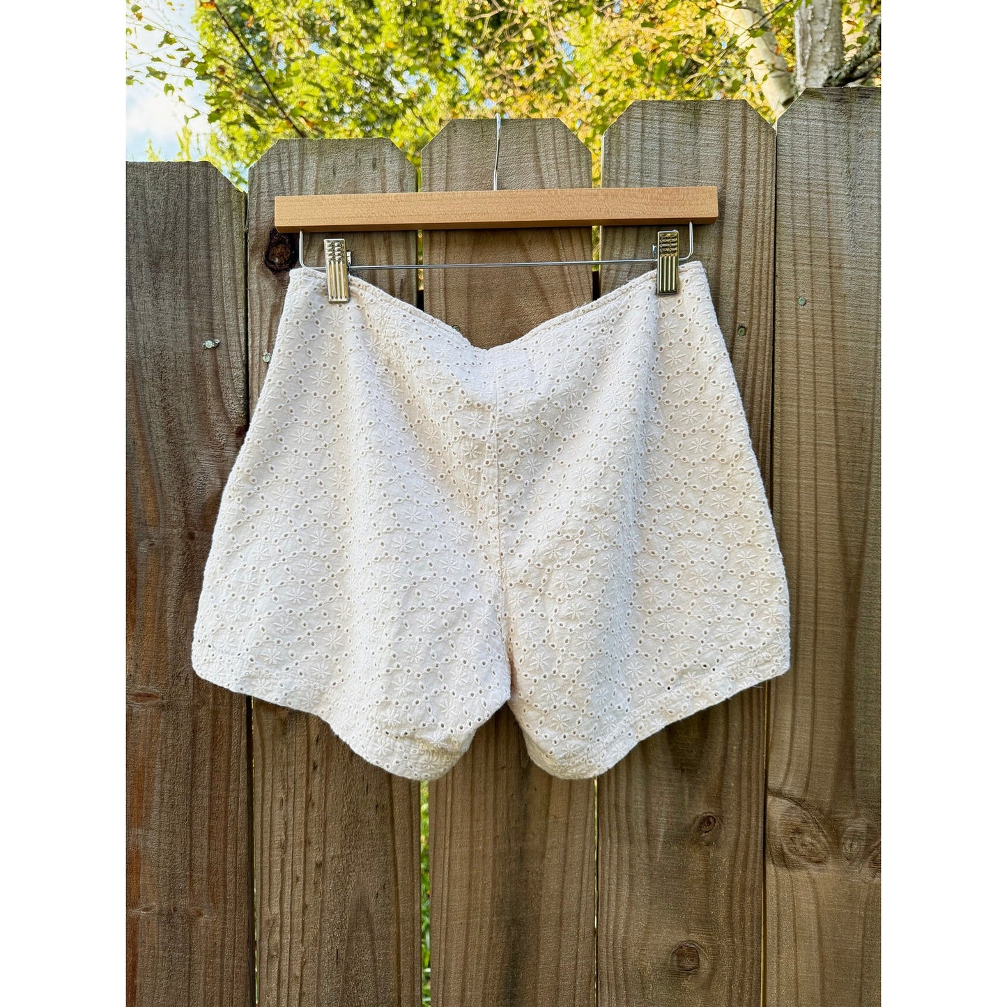 EYELET EMBROIDERED SHORTS — CREAM