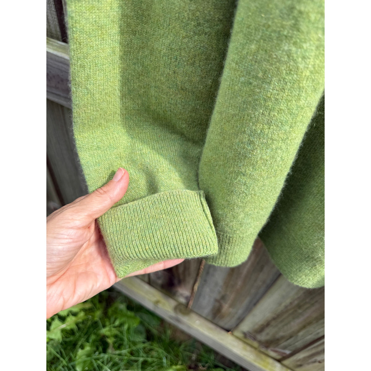 Tahari Cashmere Crewneck Sweater | Moss Green 100% Cashmere Knit