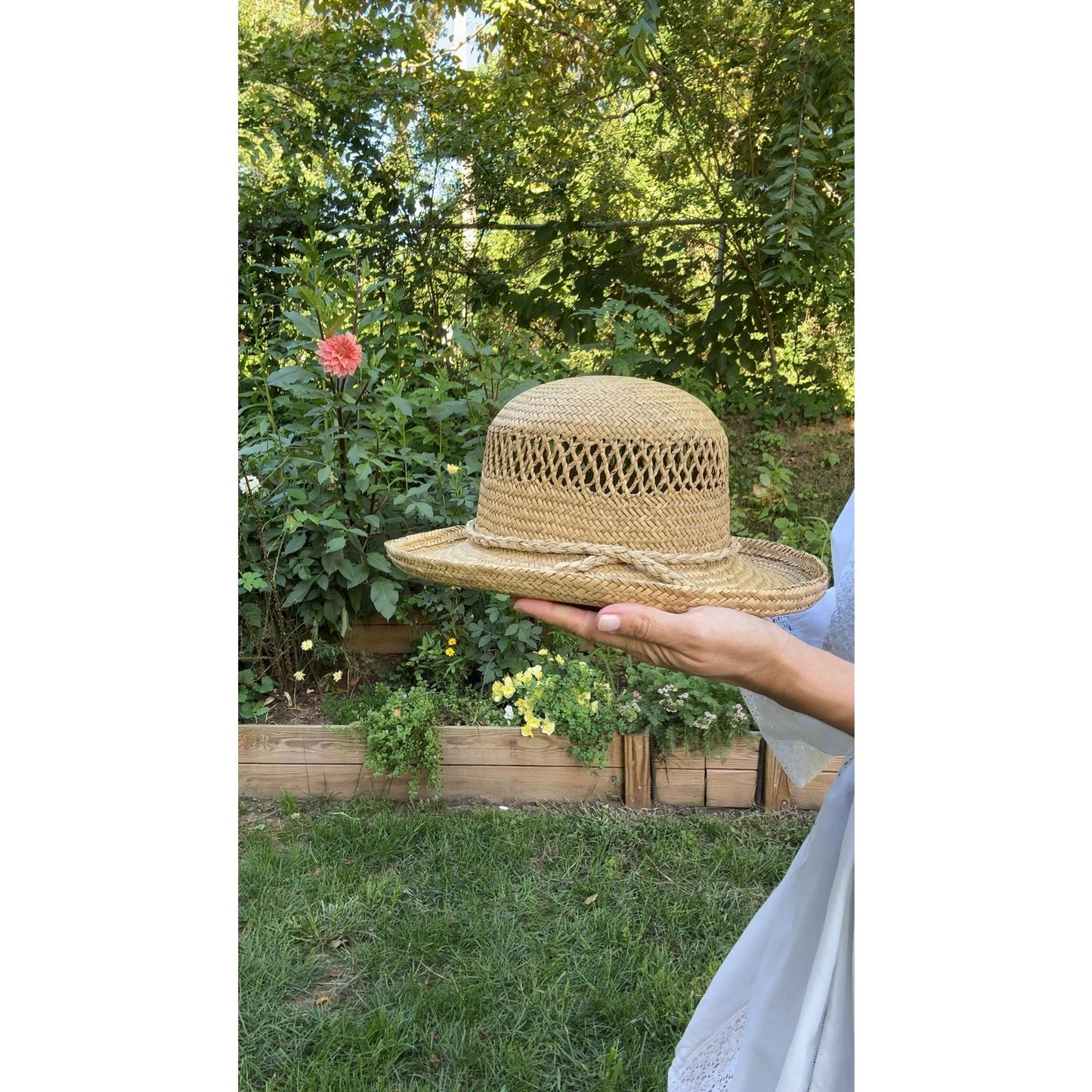Wide Brim Vintage Ventilated Straw Hat