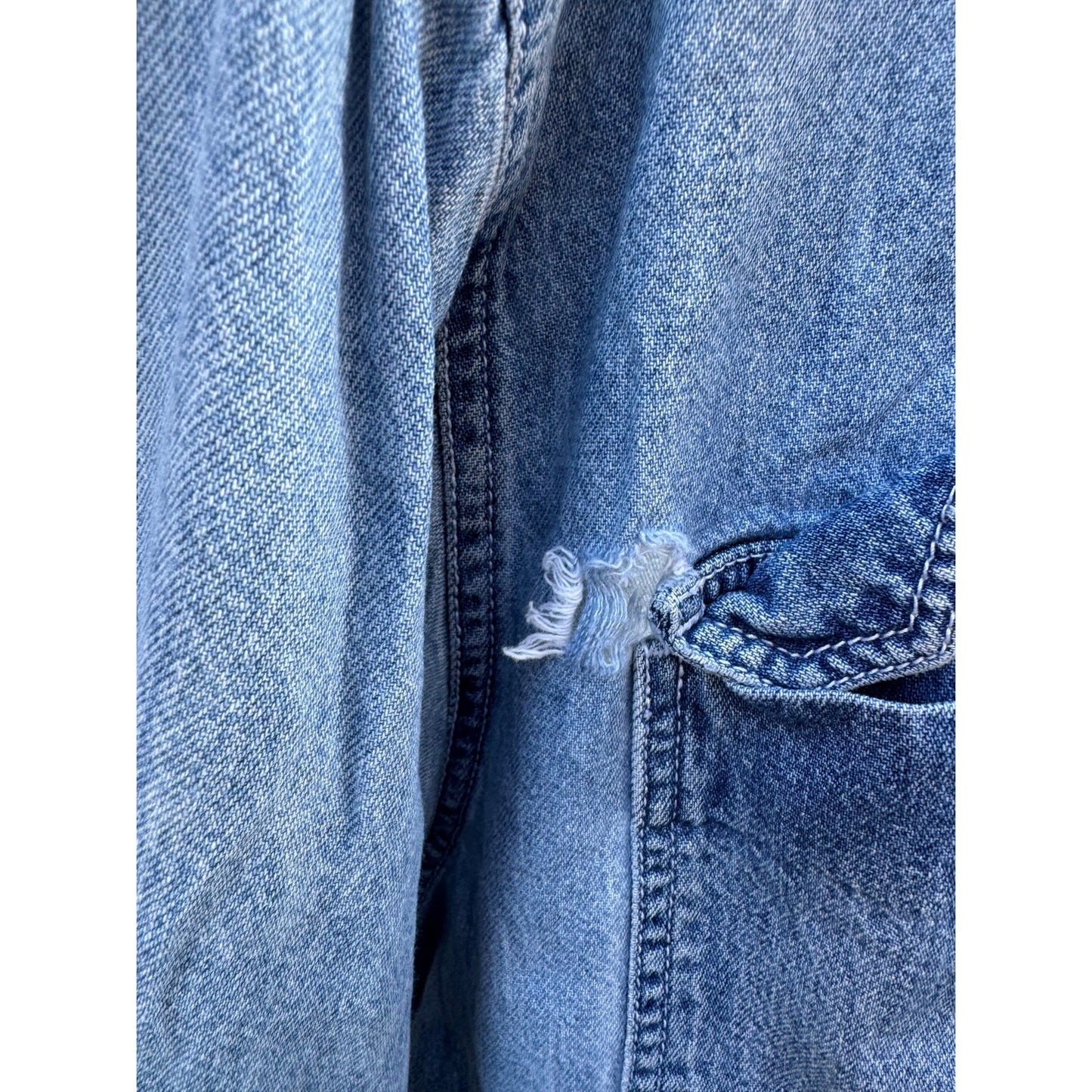 Vintage Levi’s Cotton Denim Shirt Light Wash Distressed Elbow Size L
